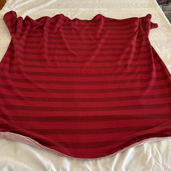 Lularoe Classic XL EUC red w dark red stripe - Picture 6 of 6